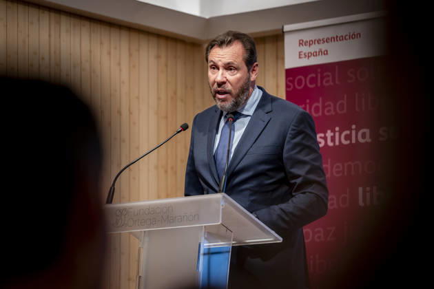 Yolanda Díaz speaks at the event Democracy and International Solidarity The Minister of Transportation and Sustainable Mobility, Óscar Puente, speaks during the event Democracy and International Solidarity in the Past: A Driving Force for Building the Future, on October 6, 2026, in Madrid, Spain. The event was held to mark the 50th anniversary of the German Friedrich Ebert Foundation (Friedrich Ebert Stiftung) delegation, FES in Spain October 6, 2026 YOLANDA ECONOMY DEMOCRACY MINISTER LABOR ON FOOT Madrid, Spain  Copyright: xA.xPÃ rezxMecax 7825155