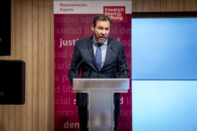 Yolanda Díaz speaks at the event Democracy and International Solidarity The Minister of Transportation and Sustainable Mobility, Óscar Puente, speaks during the event Democracy and International Solidarity in the Past: A Driving Force for Building the Future, on October 6, 2026, in Madrid, Spain. The event was held to mark the 50th anniversary of the German Friedrich Ebert Foundation (Friedrich Ebert Stiftung) delegation, FES in Spain October 6, 2026 YOLANDA ECONOMY DEMOCRACY MINISTER LABOR ON FOOT Madrid, Spain  Copyright: xA.xPÃ rezxMecax 7825156