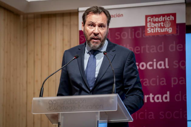 Yolanda Díaz speaks at the event Democracy and International Solidarity The Minister of Transportation and Sustainable Mobility, Óscar Puente, speaks during the event Democracy and International Solidarity in the Past: A Driving Force for Building the Future, on October 6, 2026, in Madrid, Spain. The event was held to mark the 50th anniversary of the German Friedrich Ebert Foundation (Friedrich Ebert Stiftung) delegation, FES in Spain October 6, 2026 YOLANDA ECONOMY DEMOCRACY MINISTER LABOR ON FOOT Madrid, Spain  Copyright: xA.xPÃ rezxMecax 7825157