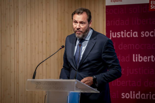 Yolanda Díaz speaks at the event Democracy and International Solidarity The Minister of Transportation and Sustainable Mobility, Óscar Puente, speaks during the event Democracy and International Solidarity in the Past: A Driving Force for Building the Future, on October 6, 2026, in Madrid, Spain. The event was held to mark the 50th anniversary of the German Friedrich Ebert Foundation (Friedrich Ebert Stiftung) delegation, FES in Spain. OCTOBER 6, 2026. YOLANDA ECONOMY DEMOCRACY MINISTER OF LABOR ON FOOT Madrid, Spain  Copyright: xA.xPÃ rezxMecax 7825153