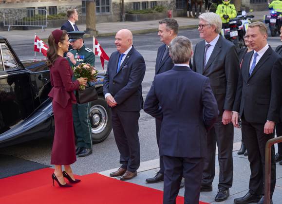 The Danish royal couple King Frederik and Queen Mary visit Danish parliament 2026-10-06 COPENHAGEN DENMARK, The Danish royal couple King Frederik and Queen Mary., The Danish Parliament (Folketinget) opens. The opening marks the beginning of a new parliamentary year., PICTURE:King Frederik and Quen Mary of Denmark arrival to Christiansborg Palace Folketinget, PHOTO:hbg-bild mega. 06 Oct 2026 Pictured: Queen Mary of Denmark.  Copyright: xThexMegaxAgencyxhbgbildx xMEGAx