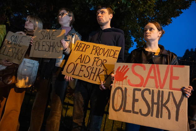 Ukrainians attend a rally to raise awareness about the humanitarian crisis in the town of Oleshky KYIV, UKRAINE - OCTOBER 6: Ukrainians holding placards gather near the Vatican Embassy to draw attention to the humanitarian crisis in the town of Oleshky under Russian occupation in the Kherson region, on the left bank of the Dnipro River in Kyiv, Ukraine, on October 6, 2026. Russian forces occupied Oleshky following Russia s full-scale invasion of Ukraine in 2022, and the town remains under Russian control. As of October 2026, around 2,000 people, including up to 50 children, remain in the town, where residents have very limited access to food and medicine. The Ukrainian Armed Forces have dropped around 4 tons of food and medicine for the loc Copyright: x2026xAnadoluxDanyloxAntoniukx