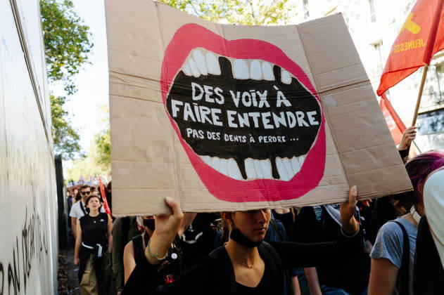 Young people holding placards during the demonstration, condemning the police violence they believe they are subjected to. As part of the nationwide student protest, the march in Paris on Tuesday drew between 56,000 and 100,000 demonstrators, according to the Ministry of the Interior and the organising secondary school and student organisations (USL, FAGE, Union Ã tudiante, UNEF). The demonstration proceeded peacefully, despite a few scuffles at Place de la Nation. - 06 10 2026 - France Ile-de-France (region) Paris -  JanxSchmidt-Whitley LexPictorium LePictorium_0342019