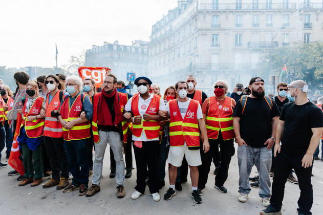 As part of the nationwide student protest, the march in Paris on Tuesday drew between 56,000 and 100,000 demonstrators, according to the Ministry of the Interior and the organising secondary school and student organisations (USL, FAGE, Union Ã tudiante, UNEF). The demonstration proceeded peacefully, despite a few scuffles at Place de la Nation. - 06 10 2026 - France Ile-de-France (region) Paris -  JanxSchmidt-Whitley LexPictorium LePictorium_0342041