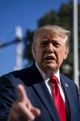 President Donald Trump Departs the White House for Baltimore, Maryland President Donald Trump speaks with reporters before boarding Marine One on the South Lawn of the White House in Washington, DC on Tuesday, October 6, 2026. The President is going to Baltimore, Maryland to deliver remarks at Anduril Industries, a tech company that builds robotic weapons and software for the military. Photo by Bonnie Cash Pool ABACAPRESS.COM WASHINGTON DC United States  Copyright: xPool ABACAx