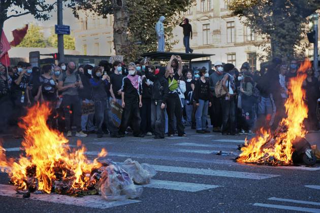 Nearly half million take to streets across France in student protests STRASBOURG, FRANCE - OCTOBER 6: Hundreds of students supported by the major French trade unions have taken to the streets across for a day of national protest in Strasbourg, France on October 6, 2026. They are protesting against overcrowded classrooms, a shortage of teachers, the poor condition of facilities, and the education budget for 2027. Hadi Mehraeen Anadolu Strasbourg France. Editorial use only. Please get in touch for any other usage.  Copyright: x2026xAnadoluxHadixMehraeenx
