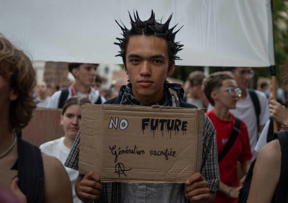 Students and unions protest education budget cuts in Bayonne BAYONNE, FRANCE - OCTOBER 6: Hundreds of students supported by major French trade unions take to the streets during a nationwide protest against overcrowded classrooms, teacher shortages, poor school facilities and the proposed 2027 education budget in Bayonne, France, on October 6, 2026. Javi Julio Anadolu Bayonne France. Editorial use only. Please get in touch for any other usage.  Copyright: x2026xAnadoluxJavixJuliox