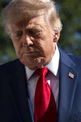 President Donald Trump Departs the White House for Baltimore, Maryland President Donald Trump speaks with reporters before boarding Marine One on the South Lawn of the White House in Washington, DC on Tuesday, October 6, 2026. The President is going to Baltimore, Maryland to deliver remarks at Anduril Industries, a tech company that builds robotic weapons and software for the military. Photo by Bonnie Cash Pool ABACAPRESS.COM WASHINGTON DC United States  Copyright: xPool ABACAx