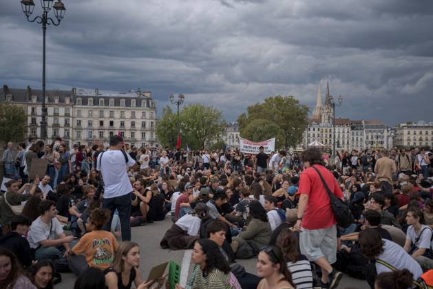 October 6, 2026, Bayonne, Lapurdi, France: BAYONNE, FRANCE, OCTOBER 6, 2026: Students joined by trade unions, education workers and supporters demonstrate in central Bayonne over shortages of staff and resources in France s public education system and what organizers describe as police repression of the student movement. The rally forms part of nationwide protests that have seen students blockade hundreds of schools since September, demanding more teachers, smaller classes and improved conditions in educational facilities. Bayonne France  - ZUMAq101 20261006_zna_q101_171 Copyright: xGarixGaraialdex