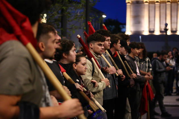 October 6, 2026, Athens, Attica, GREECE: Young protesters stand together holding red flags during an anti-war demonstration opposing the visit of US Secretary of State MARCO RUBIO. Athens GREECE - ZUMAx103 20261006_zip_x103_015 Copyright: xHarrisxXanthopoulosx