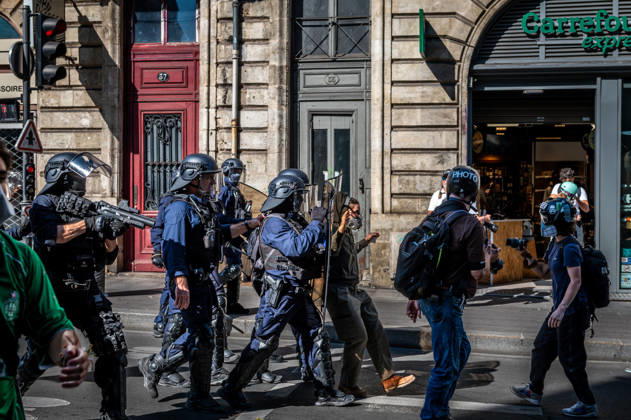 October 6, 2026, Bordeaux, Nouvelle-Aquitaine, France: On October 6, 2026, nearly 9,000 people march through Bordeaux. Initially called around social demands, the demonstration takes on a strong high school student character as large numbers of young people join. Bordeaux France - ZUMAh207 20261006_zip_h207_008 Copyright: xFabricexHebertx