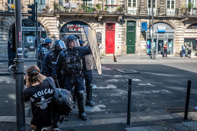 October 6, 2026, Bordeaux, Nouvelle-Aquitaine, France: On October 6, 2026, nearly 9,000 people march through Bordeaux. Initially called around social demands, the demonstration takes on a strong high school student character as large numbers of young people join. Bordeaux France - ZUMAh207 20261006_zip_h207_013 Copyright: xFabricexHebertx