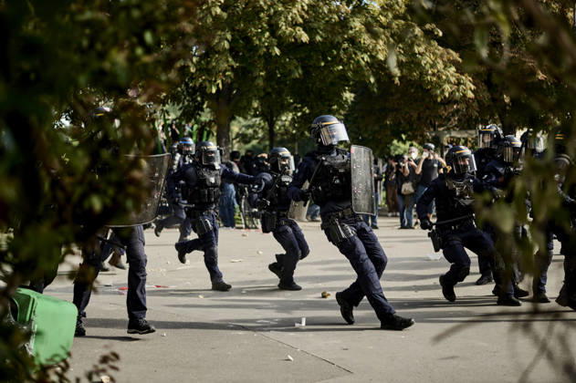 Tensions on the edge of the high school students protest in Paris, on October 6, 2026. - 06 10 2026 - France Ile-de-France (region) Paris -  AntoninxBuratx xLexPictorium LePictorium_0342065