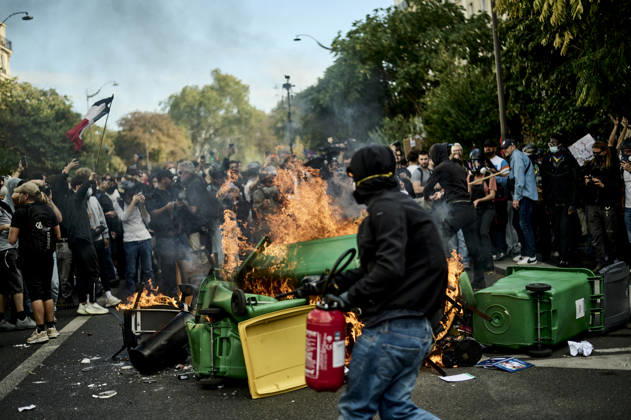 Tensions on the edge of the high school students protest in Paris, on October 6, 2026. - 06 10 2026 - France Ile-de-France (region) Paris -  AntoninxBuratx xLexPictorium LePictorium_0342070