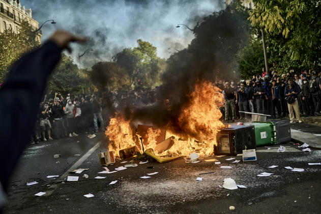 Tensions on the edge of the high school students protest in Paris, on October 6, 2026. - 06 10 2026 - France Ile-de-France (region) Paris -  AntoninxBuratx xLexPictorium LePictorium_0342072