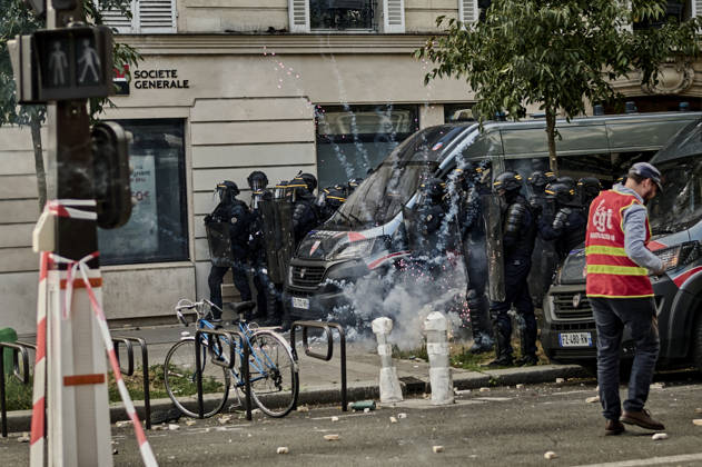 Tensions on the edge of the high school students protest in Paris, on October 6, 2026. - 06 10 2026 - France Ile-de-France (region) Paris -  AntoninxBuratx xLexPictorium LePictorium_0342096