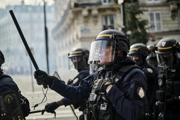 Tensions on the edge of the high school students protest in Paris, on October 6, 2026. - 06 10 2026 - France Ile-de-France (region) Paris -  AntoninxBuratx xLexPictorium LePictorium_0342098
