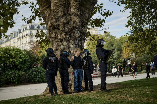 Tensions on the edge of the high school students protest in Paris, on October 6, 2026. - 06 10 2026 - France Ile-de-France (region) Paris -  AntoninxBuratx xLexPictorium LePictorium_0342102