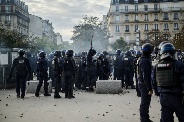 Tensions on the edge of the high school students protest in Paris, on October 6, 2026. - 06 10 2026 - France Ile-de-France (region) Paris -  AntoninxBuratx xLexPictorium LePictorium_0342104