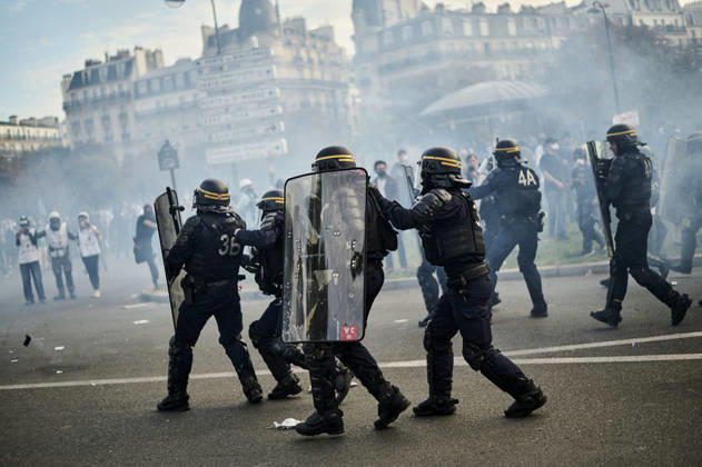 Tensions on the edge of the high school students protest in Paris, on October 6, 2026. - 06 10 2026 - France Ile-de-France (region) Paris -  AntoninxBuratx xLexPictorium LePictorium_0342106