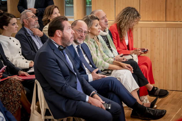 Yolanda Díaz Speaks at the Event Democracy and International Solidarity I D The Minister of Transportation and Sustainable Mobility, Óscar Puente; the former President of the European Parliament, Martin Schulz; the Second Vice President of the Government and Minister of Labor and the Social Economy, Yolanda Díaz; and the General Secretary of the UGT, Pepe Álvarez, during the event Democracy and International Solidarity: The Past, a Driving Force to Build the Future, on October 6, 2026, in Madrid, Spain. The event was held to mark the 50th anniversary of the delegation of the German Friedrich Ebert Foundation (Friedrich Ebert Stiftung), FES in Spain OCTOBER 6, 2026 YOLANDA ECONOMY DEMOCRACY MINISTER LABOR A Pé Madrid Madrid, Spain Copyright: xA.xPÃ rezxMecax 7825399