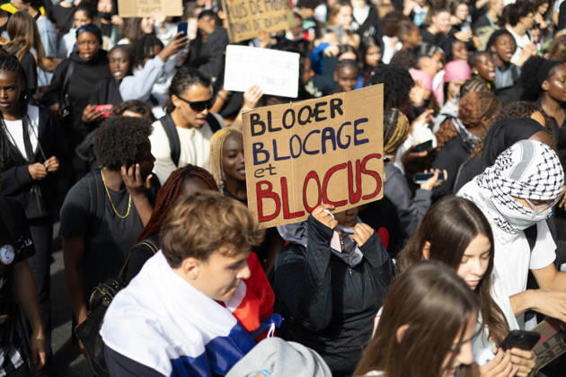 Student Demonstration - Paris RL Protesters hold signs as they take part in a demonstration as part of a nationwide day of actions called by high-school students, joined by unions and teachers, who for days have been demanding better learning conditions in protests punctuated by violent confrontations in Paris on October 6, 2026. Photo by Raphael Lafargue ABACAPRESS.COM Paris France  Copyright: xLafarguexRaphael ABACAx