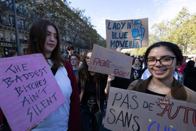 Student Demonstration - Paris RL Protesters hold signs as they take part in a demonstration as part of a nationwide day of actions called by high-school students, joined by unions and teachers, who for days have been demanding better learning conditions in protests punctuated by violent confrontations in Paris on October 6, 2026. Photo by Raphael Lafargue ABACAPRESS.COM Paris France  Copyright: xLafarguexRaphael ABACAx