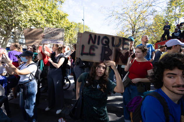 Student Demonstration - Paris RL Protesters hold sign fuck the RN as they take part in a demonstration as part of a nationwide day of actions called by high-school students, joined by unions and teachers, who for days have been demanding better learning conditions in protests punctuated by violent confrontations in Paris on October 6, 2026. Photo by Raphael Lafargue ABACAPRESS.COM Paris France  Copyright: xLafarguexRaphael ABACAx