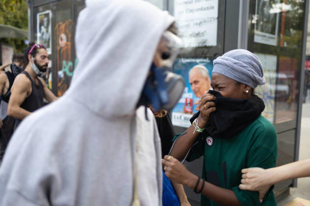 Student Demonstration - Paris RL Protesters under tear gas on the place de la nation on the sidelines of the students protest against the current state of public education, once again, on October 6, 2026, in Paris, France. They demand more resources for the national education system, and raise against the far right party - le Rassemblement National. Photo by Raphael Lafargue ABACAPRESS.COM Paris France  Copyright: xLafarguexRaphael ABACAx