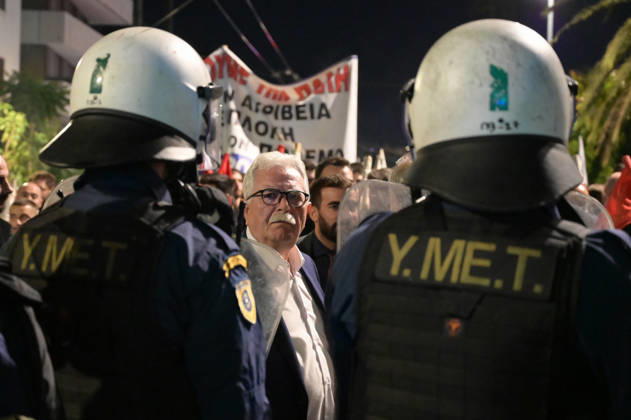 Protest against Marco Rubio™s visit in Athens A protester stares down riot police during a demonstration against the visit by U.S. Secretary of State Marco Rubio in Athens. Athens Greece Copyright: xNicolasxKoutsokostasxNicolasxKoutsokostasx DSC_202610060755