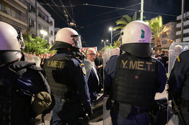 Protest against Marco Rubio™s visit in Athens A protester stares down riot police during a demonstration against the visit by U.S. Secretary of State Marco Rubio in Athens. Athens Greece Copyright: xNicolasxKoutsokostasxNicolasxKoutsokostasx DSC_202610060780