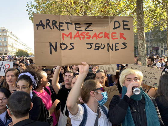 High school students demonstrate in the streets of Paris on Tuesday, October 6, 2026. Hundreds of thousands of students and their supporters took part in nationwide protests across France today to protest school conditions.  PAR20261006107 MAYAxVIDON-WHITE