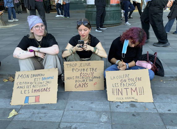 High school students hold placards as they demonstrate in the streets of Paris on Tuesday, October 6, 2026. Hundreds of thousands of students and their supporters took part in nationwide protests across France today to protest school conditions.  PAR20261006113 MAYAxVIDON-WHITE