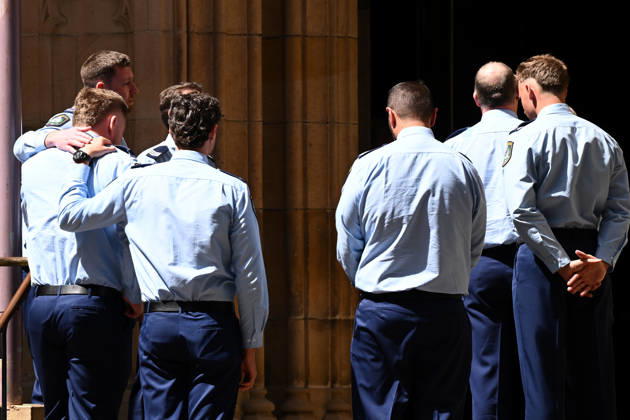 MIA LAY FUNERAL, Daniel Vasquez (second left) the partner of Mia Lay, is comforted by fellow pallbearers during the funeral service for NSW Police Constable Mia Lay at St Andrew s Cathedral, in Sydney, Wednesday, October 7, 2026. Constable Mia Lay, 20, died when the marked vehicle she was a passenger in crashed into a tree early on September 25 in the Sydney suburb of Redfern. ( NO ARCHIVING SYDNEY NEW SOUTH WALES Australia  Copyright: xDANxHIMBRECHTSx 20261007125589276349