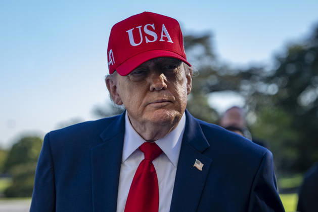 United States President Donald J Trump speaks with reporters on the South Lawn of the White House in Washington, DC, USA, as he returns to the White House from speaking in Baltimore, Maryland on Tuesday, October 6, 2026. Copyright: xBonniexCashx xPoolxviaxCNPx MediaPunchx