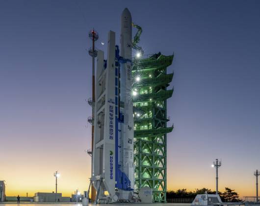 October 7, 2026, Goheung, South Jeolla, SOUTH KOREA: Oct 7, 2026-Goheung, South Korea-South Korea s homegrown Nuri rocket stands on a launchpad at the Naro Space Center in Goheung, about 400 kilometers south of Seoul, ahead of its fifth launch on Oct. 7, 2026. Korea will launch its homegrown Nuri rocket at 12:25 p.m. on Wednesday, Korea AeroSpace Administration (KASA) announced. It is set to take off from the Naro Space Center in Goheung County, South Jeolla. Goheung SOUTH KOREA - ZUMAs168 20261007_zih_s168_002 Copyright: xKoreaxAerospacexAdministrationx