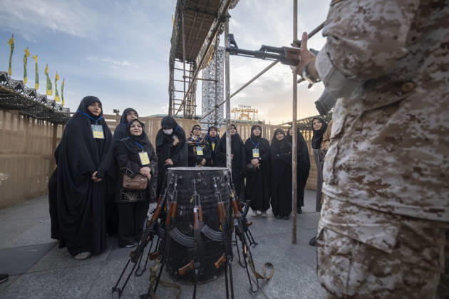 Urban Warfare Training For Iran s Female Self-sacrificing Forces Members of Iran s female self-sacrificing forces take part in urban warfare training at a city-square military training camp in southern Tehran, Iran, on October 6, 2026, amid rising tensions between Iran and the United States. Tehran Tehran Iran  Copyright: xMortezaxNikoubazlx originalFilename: nikoubazl-urbanwar261006_np3py.jpg