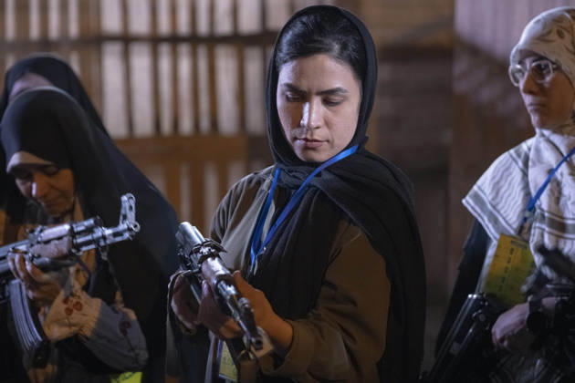Urban Warfare Training For Iran s Female Self-sacrificing Forces Members of Iran s female self-sacrificing forces hold AK-47 rifles during urban warfare training at a city-square military training camp in southern Tehran, Iran, on October 6, 2026, amid rising tensions between Iran and the United States. Tehran Tehran Iran  Copyright: xMortezaxNikoubazlx originalFilename: nikoubazl-urbanwar261006_npdSv.jpg
