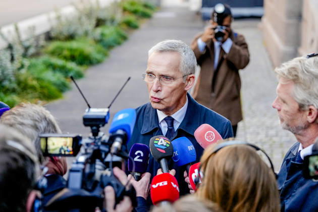 Statsbudsjett 2027 Oslo 20261007. Finansminister Jens Stoltenberg (Ap) gar fra finansdepartementet til Stortinget for fremleggelsen av statsbudsjettet for 2027. Foto: Fredrik Varfjell NTB Oslo Norge 04ZHeZTA-zQ EDITORIAL USE ONLY Ref:_POL04ZHeZTA-zQ.jpg Copyright: xFredrikxVarfjellxx xNTBx