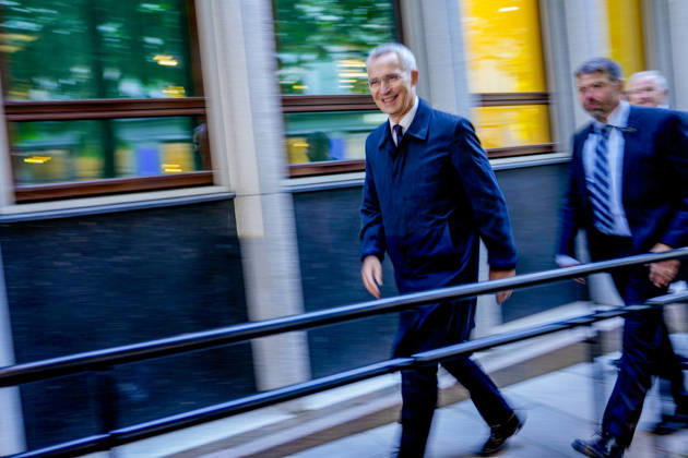 Statsbudsjett 2027 Oslo 20261007. Finansminister Jens Stoltenberg (Ap) gar fra finansdepartementet til Stortinget for fremleggelsen av statsbudsjettet for 2027. Foto: Fredrik Varfjell NTB Oslo Norge zkKj_7amJkE EDITORIAL USE ONLY Ref:_POLzkKj_7amJkE.jpg Copyright: xFredrikxVarfjellxx xNTBx