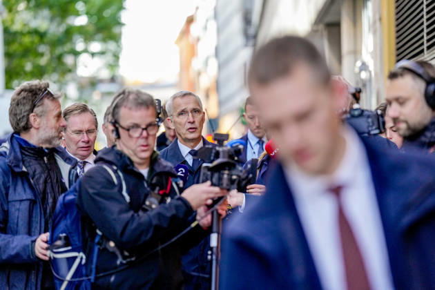 Statsbudsjett 2027 Oslo 20261007. Finansminister Jens Stoltenberg (Ap) gar fra finansdepartementet til Stortinget for fremleggelsen av statsbudsjettet for 2027. Foto: Fredrik Varfjell NTB Oslo Norge ksCusEJXkYU EDITORIAL USE ONLY Ref:_POLksCusEJXkYU.jpg Copyright: xFredrikxVarfjellxx xNTBx
