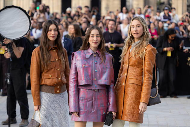 Este, Alana, and Danielle Haim at the Louis Vuitton Women’s Ready-to-Wear Spring Summer 2026 Collection fashion show during Paris Fashion Week, October 6, 2026 Florian Lavielle Bestimage Celebrities at the Louis Vuitton Women’s Ready-to-Wear Spring Summer 2026 Collection fashion show during Paris Fashion Week on October 6, 2026, Paris, France  Copyright: xFlorianxLaviellex xBestimagexFlorianxLaviellex xBestimagex