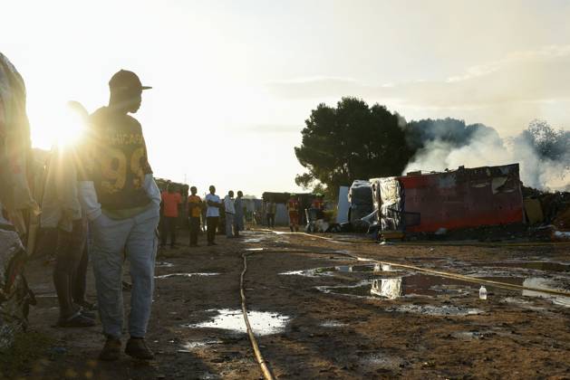 A fire in a shantytown in Albacete affects several shacks. Several firefighters are working to extinguish the fire, as of October 7, 2026, in Albacete, Castilla-La Mancha, Spain. A fire in the settlement along the Carretera de las Penas has prompted the Albacete Fire Department to respond; they are working to extinguish the blaze and prevent it from spreading. October 7, 2026. Víctor Ferná, Albacete, Castile-La Mancha, Albacete, Castile-La Mancha, Spain Copyright: xVictorxFernandezx 7825570