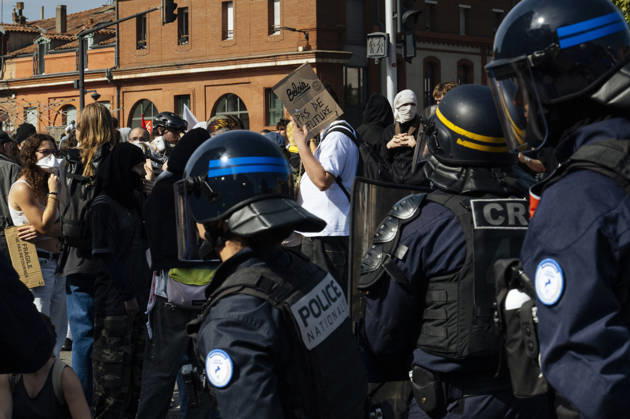 High School And University Student Protest - Toulouse CRS officers at the end of a demonstration. Protests by secondary school pupils and students calling for improvements to their living and learning conditions, supported by the trade unions CGT, FO, FSU and Solidaires. France, Toulouse, 6 October 2026. Photo by Patricia Huchot-Boissier AbacaPress.com. Toulouse OCCITANIE France  Copyright: xHuchot-BoissierxPatricia ABACAx