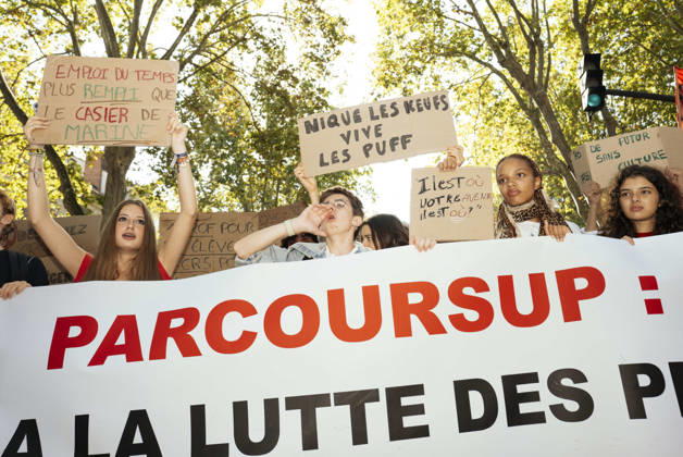 High School And University Student Protest - Toulouse High school pupils behind the banner, chanting - No to the struggle for places, yes to the class struggle. Protests by secondary school pupils and students calling for improvements to their living and learning conditions, supported by the trade unions CGT, FO, FSU and Solidaires. France, Toulouse, 6 October 2026. Photo by Patricia Huchot-Boissier AbacaPress.com. Toulouse OCCITANIE France  Copyright: xHuchot-BoissierxPatricia ABACAx