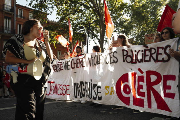 High School And University Student Protest - Toulouse Secondary school pupils behind a banner – Ratite, dear life, police violence. Young people are channelling their anger. Protests by secondary school pupils and students calling for improvements to their living and learning conditions, supported by the trade unions CGT, FO, FSU and Solidaires. France, Toulouse, 6 October 2026. Photo by Patricia Huchot-Boissier AbacaPress.com. Toulouse OCCITANIE France  Copyright: xHuchot-BoissierxPatricia ABACAx
