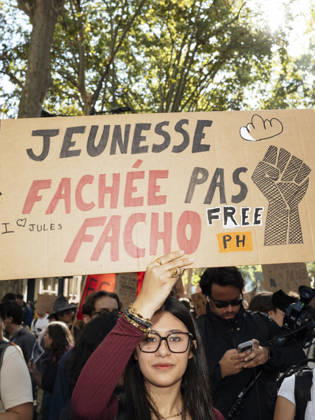 High School And University Student Protest - Toulouse A protester holding a placard – Angry youth, not fascists. Protests by secondary school pupils and students calling for improvements to their living and learning conditions, supported by the trade unions CGT, FO, FSU and Solidaires. France, Toulouse, 6 October 2026. Photo by Patricia Huchot-Boissier AbacaPress.com. Toulouse OCCITANIE France  Copyright: xHuchot-BoissierxPatricia ABACAx