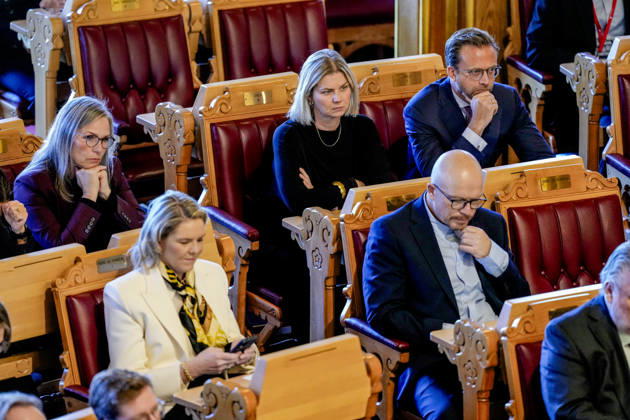Statsbudsjett 2027 Oslo 20261007. Sylvi Listhaug (Frp), Guri Melby (V) og Nikolai Astrup (H) under fremleggelsen av statsbudsjettet for 2027. Foto: Fredrik Varfjell NTB Oslo Norge UZykwF3pu-k EDITORIAL USE ONLY Ref:_POLUZykwF3pu-k.jpg Copyright: xFredrikxVarfjellxx xNTBx