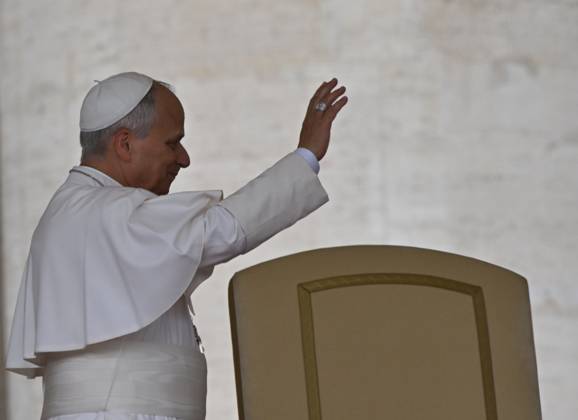 RECORD DATE NOT STATED Italy, Rome,Vatican 2026-10-07 : Pope Leo XIV during his weekly general audience in St Peter s Square Italy, Rome,Vatican 2026-10-07 : Pope Leo XIV during his weekly general audience in St Peter s Square Copyright alessia.giuliani CPP EDITORIAL USE ONLY - NO BOOKS Copyright: xAlessiaxGiuliani Catholicpressphotox