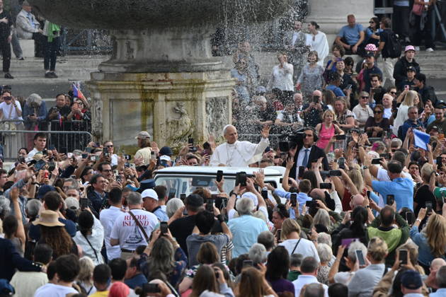 RECORD DATE NOT STATED Italy, Rome,Vatican 2026-10-07 : Pope Leo XIV during his weekly general audience in St Peter s Square Italy, Rome,Vatican 2026-10-07 : Pope Leo XIV during his weekly general audience in St Peter s Square Copyright alessia.giuliani CPP EDITORIAL USE ONLY - NO BOOKS Copyright: xAlessiaxGiuliani Catholicpressphotox